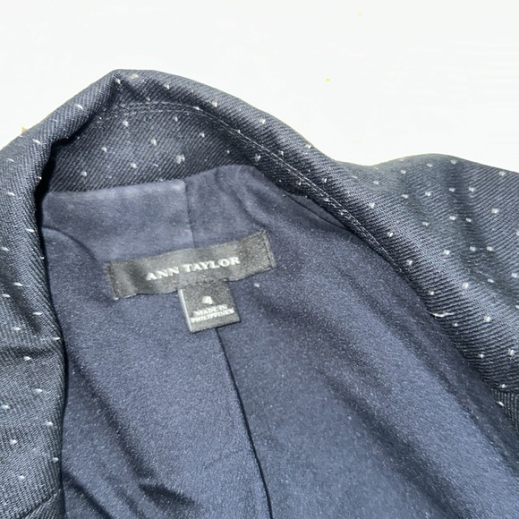 Ann Taylor Navy Blazer with Polka Dot print size 4 - Picture 4 of 6